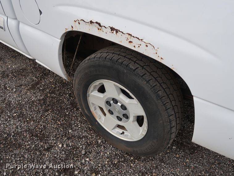 image for item DG4126 2007 Chevrolet Silverado 1500 Crew Cab pickup truck