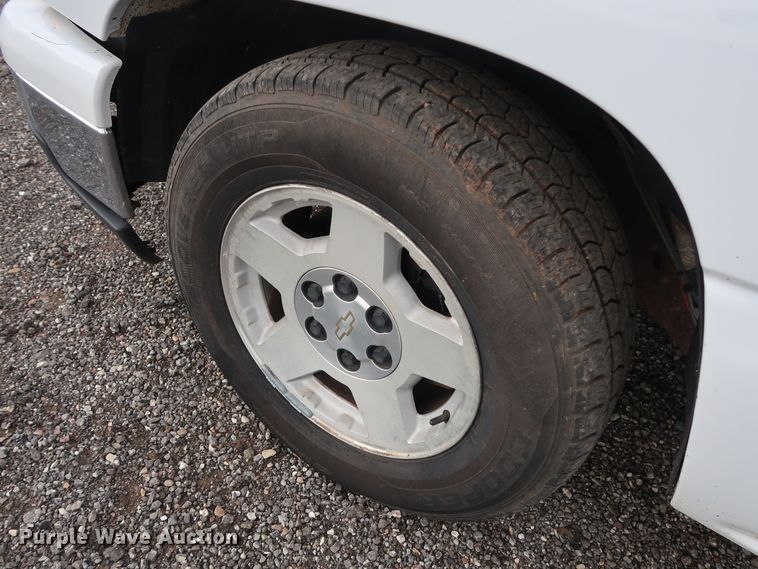 image for item DG4126 2007 Chevrolet Silverado 1500 Crew Cab pickup truck