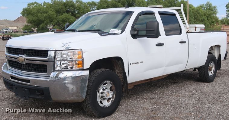 image for item DG4127 2009 Chevrolet Silverado 2500HD LS Crew Cab pickup truck