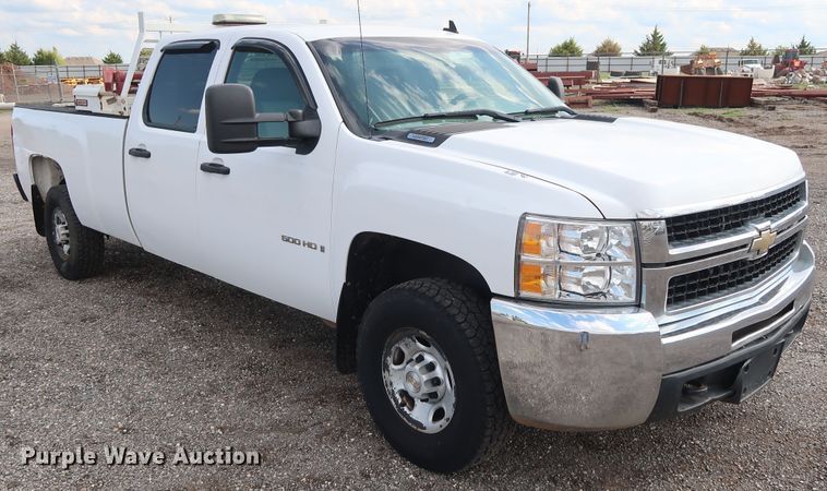 image for item DG4127 2009 Chevrolet Silverado 2500HD LS Crew Cab pickup truck