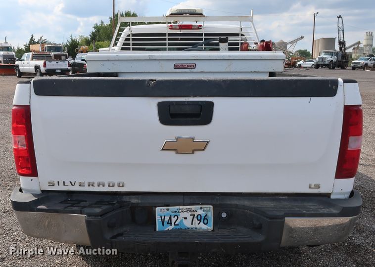 image for item DG4127 2009 Chevrolet Silverado 2500HD LS Crew Cab pickup truck