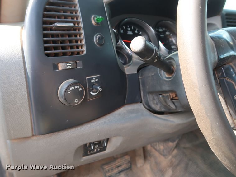 image for item DG4127 2009 Chevrolet Silverado 2500HD LS Crew Cab pickup truck