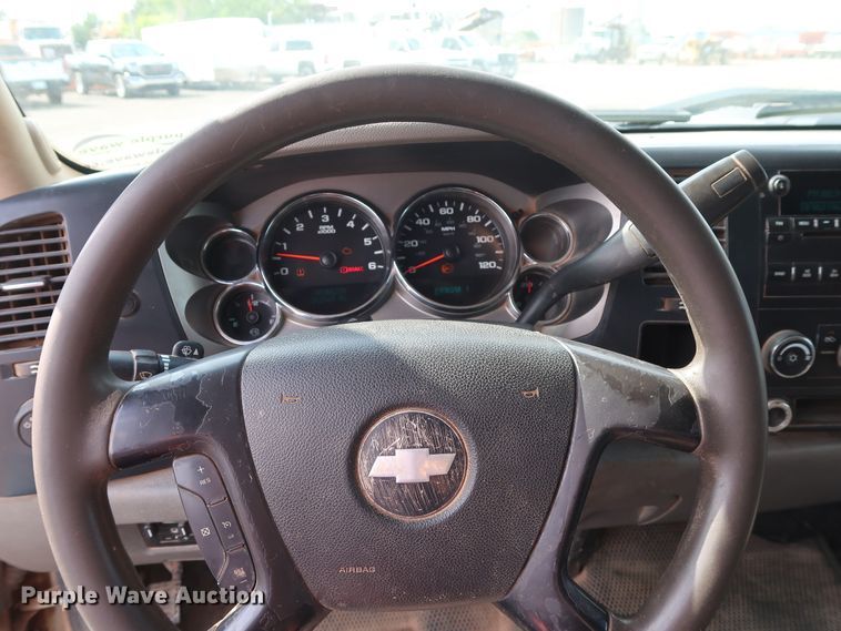 image for item DG4127 2009 Chevrolet Silverado 2500HD LS Crew Cab pickup truck