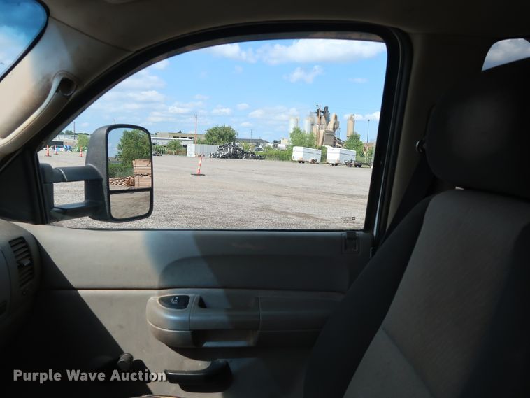 image for item DG4127 2009 Chevrolet Silverado 2500HD LS Crew Cab pickup truck