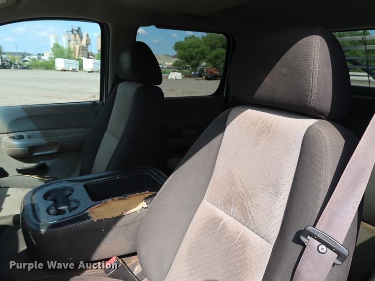 image for item DG4127 2009 Chevrolet Silverado 2500HD LS Crew Cab pickup truck