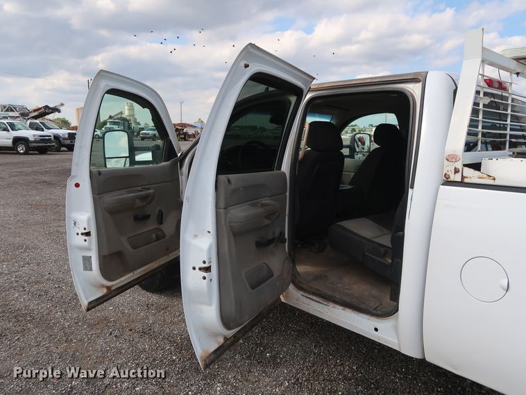 image for item DG4127 2009 Chevrolet Silverado 2500HD LS Crew Cab pickup truck