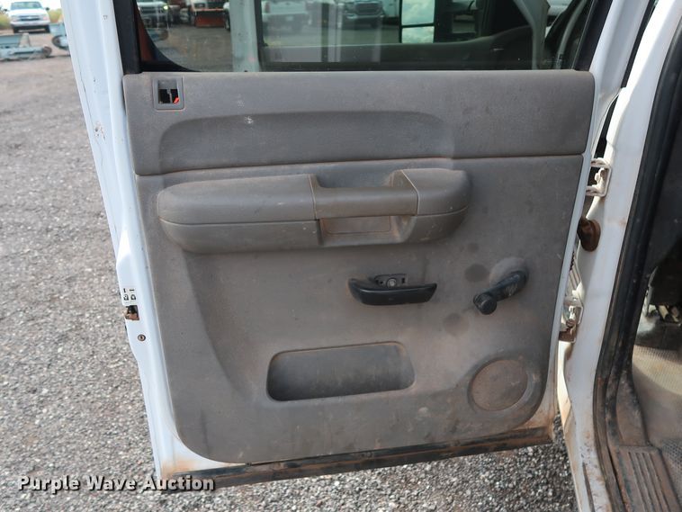 image for item DG4127 2009 Chevrolet Silverado 2500HD LS Crew Cab pickup truck