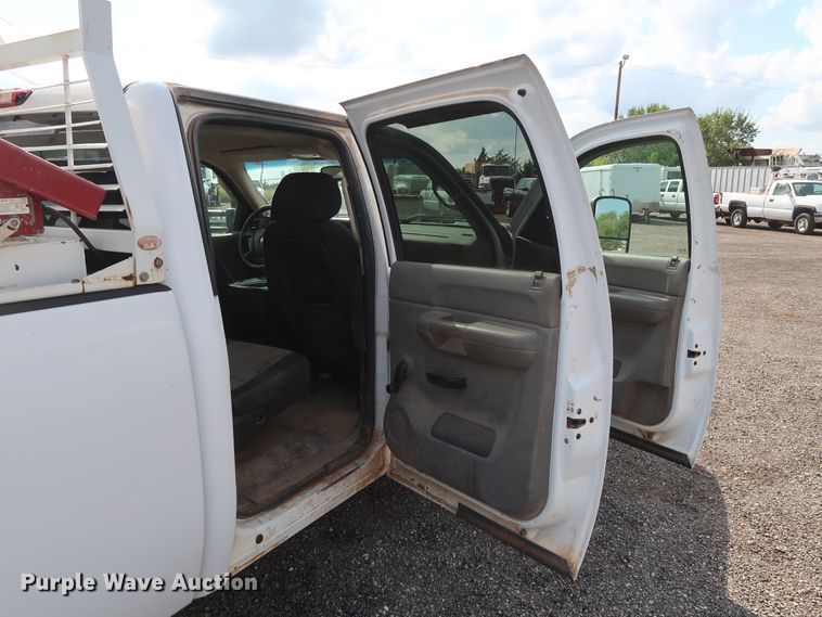 image for item DG4127 2009 Chevrolet Silverado 2500HD LS Crew Cab pickup truck