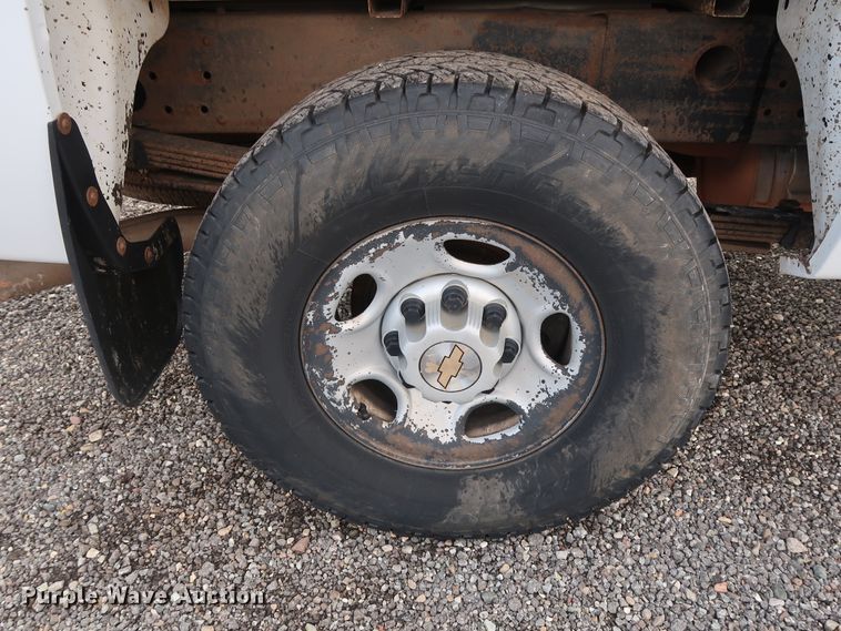 image for item DG4127 2009 Chevrolet Silverado 2500HD LS Crew Cab pickup truck