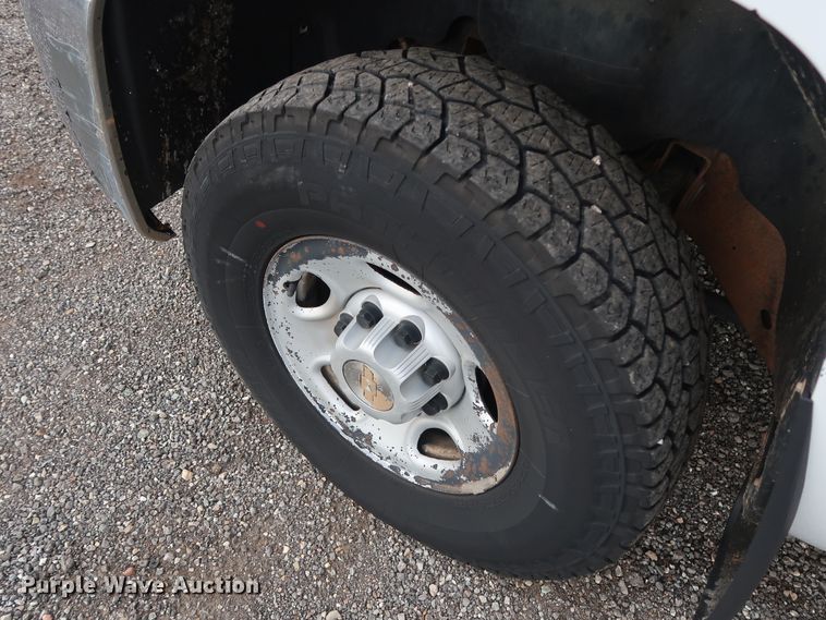 image for item DG4127 2009 Chevrolet Silverado 2500HD LS Crew Cab pickup truck