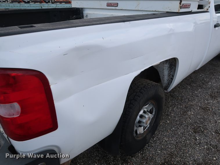 image for item DG4127 2009 Chevrolet Silverado 2500HD LS Crew Cab pickup truck
