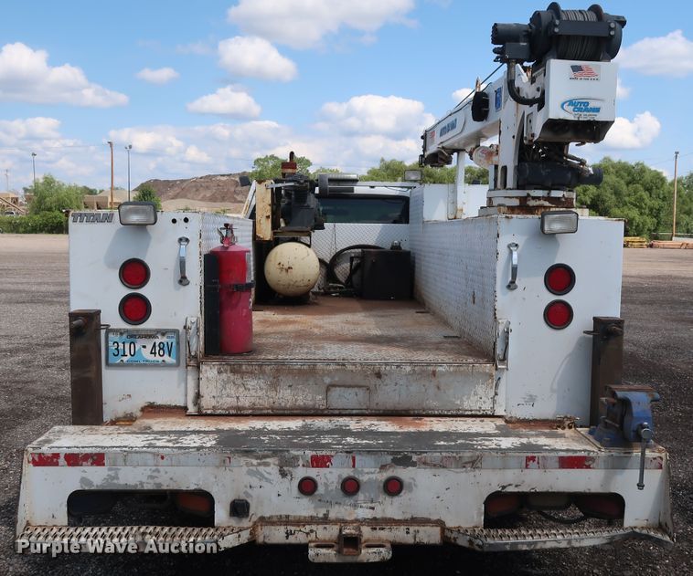 image for item DG4128 2007 Ford F550 XL service truck with crane