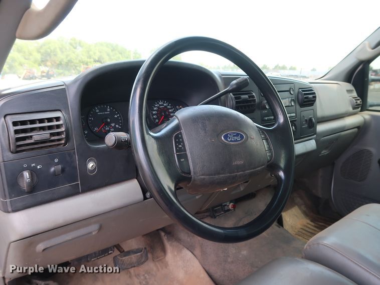 image for item DG4128 2007 Ford F550 XL service truck with crane