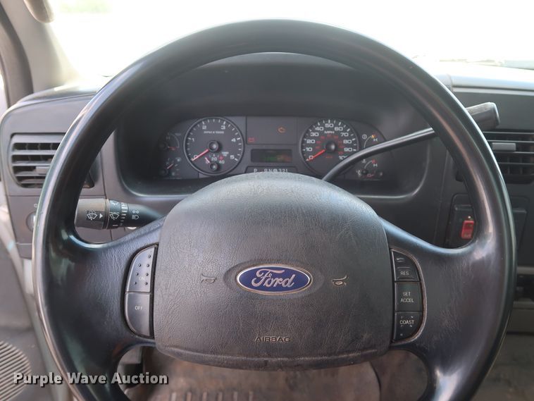 image for item DG4128 2007 Ford F550 XL service truck with crane