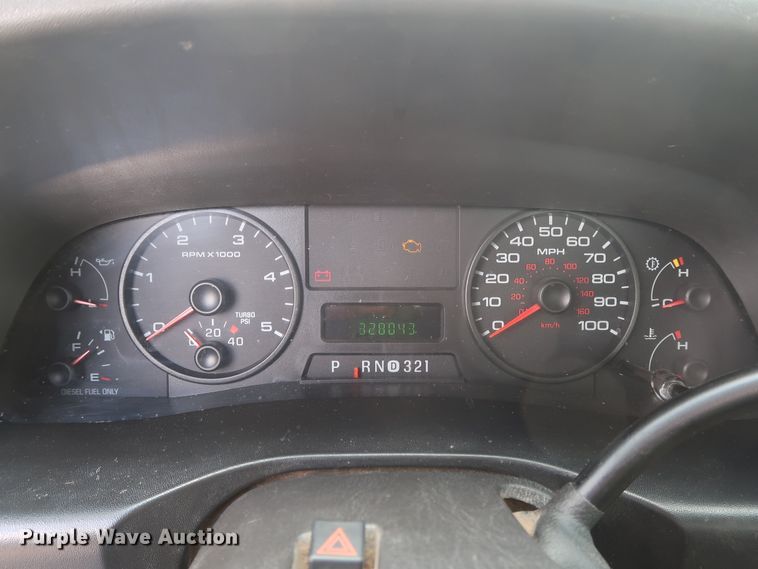 image for item DG4128 2007 Ford F550 XL service truck with crane