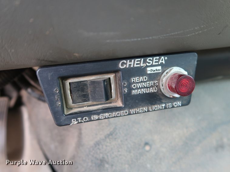 image for item DG4128 2007 Ford F550 XL service truck with crane