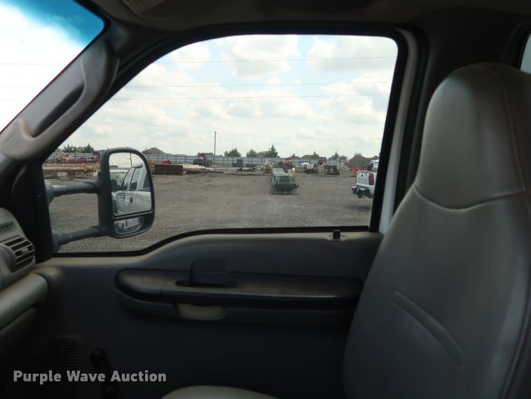 image for item DG4128 2007 Ford F550 XL service truck with crane