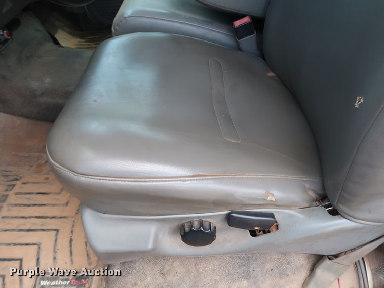 image for item DG4128 2007 Ford F550 XL service truck with crane