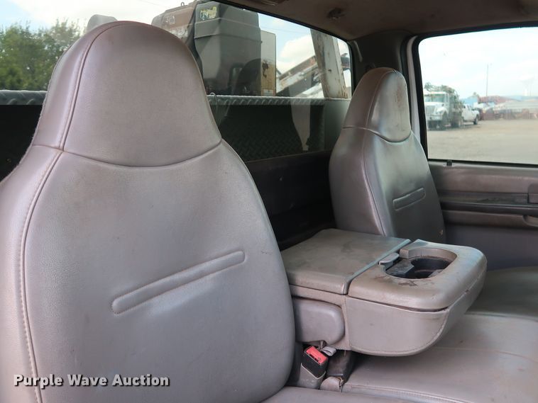 image for item DG4128 2007 Ford F550 XL service truck with crane