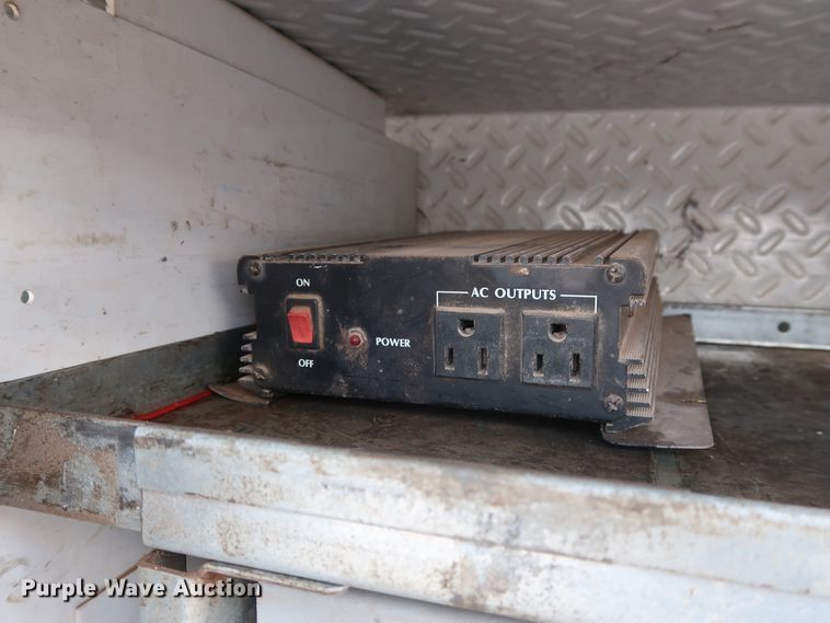 image for item DG4128 2007 Ford F550 XL service truck with crane