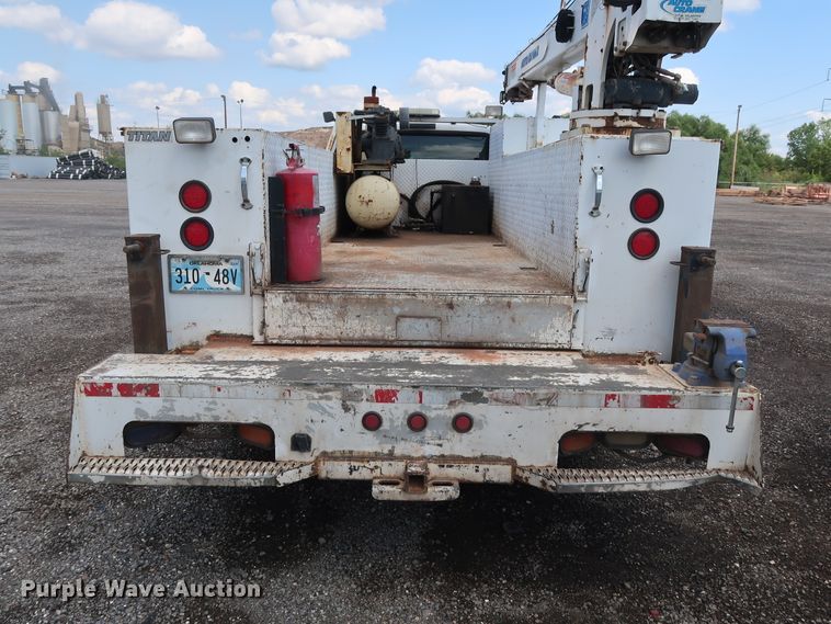 image for item DG4128 2007 Ford F550 XL service truck with crane