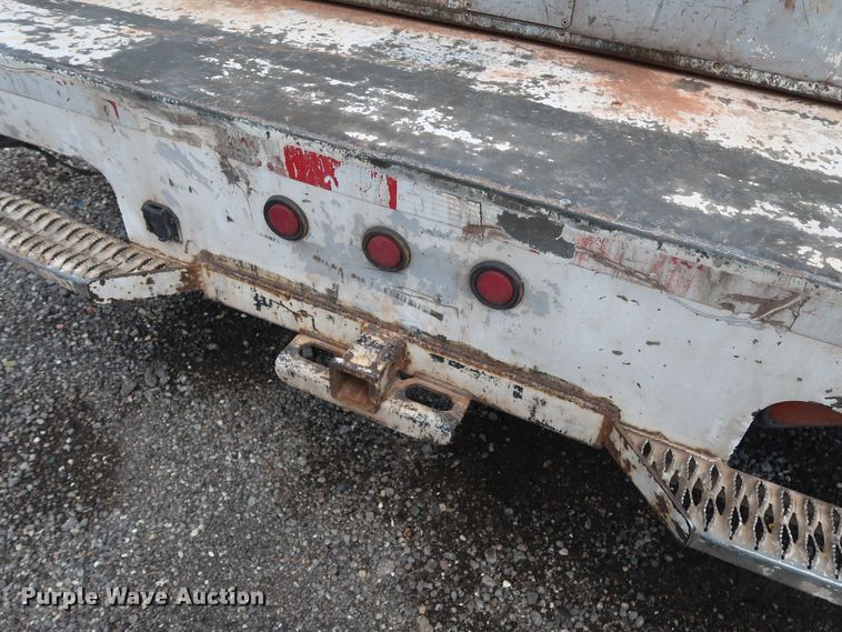 image for item DG4128 2007 Ford F550 XL service truck with crane