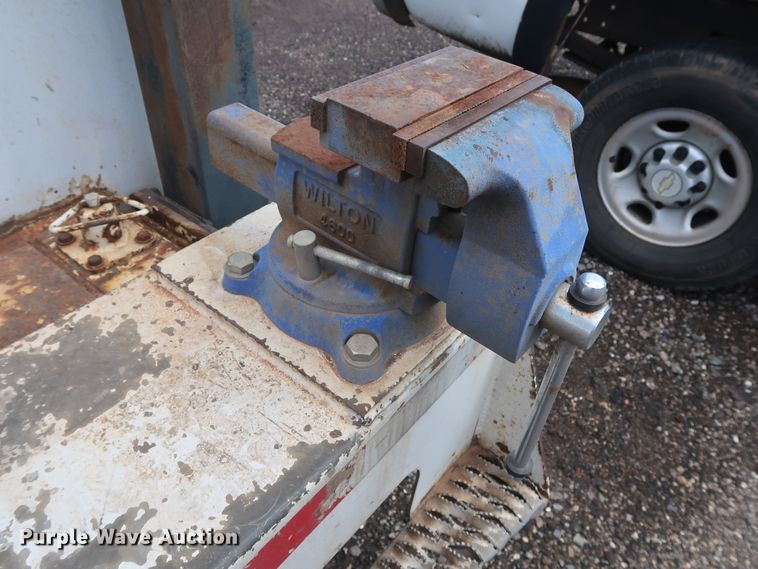 image for item DG4128 2007 Ford F550 XL service truck with crane