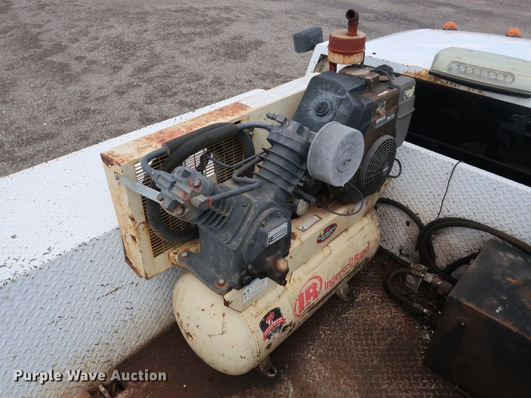 image for item DG4128 2007 Ford F550 XL service truck with crane