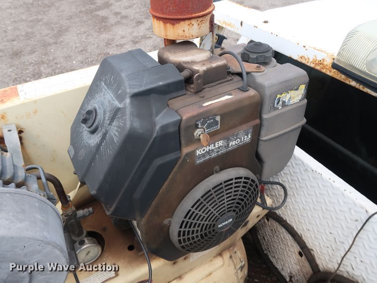 image for item DG4128 2007 Ford F550 XL service truck with crane