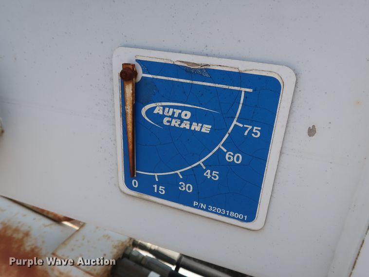 image for item DG4128 2007 Ford F550 XL service truck with crane