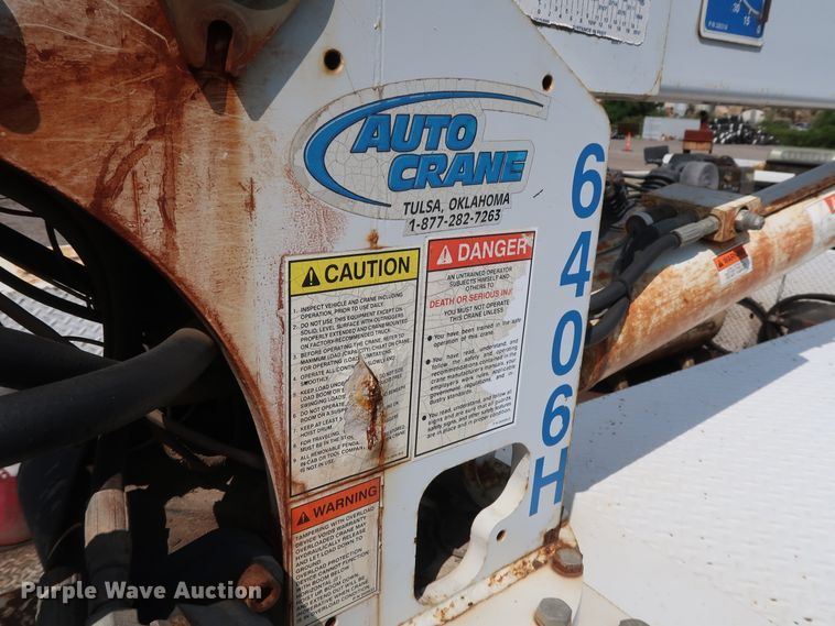 image for item DG4128 2007 Ford F550 XL service truck with crane