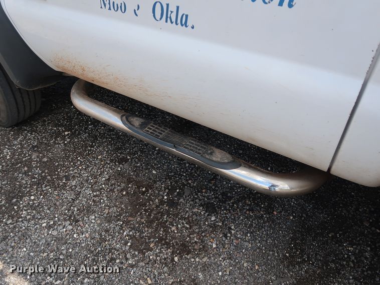 image for item DG4128 2007 Ford F550 XL service truck with crane