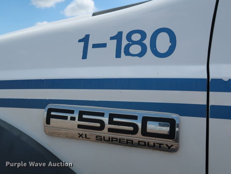 image for item DG4128 2007 Ford F550 XL service truck with crane