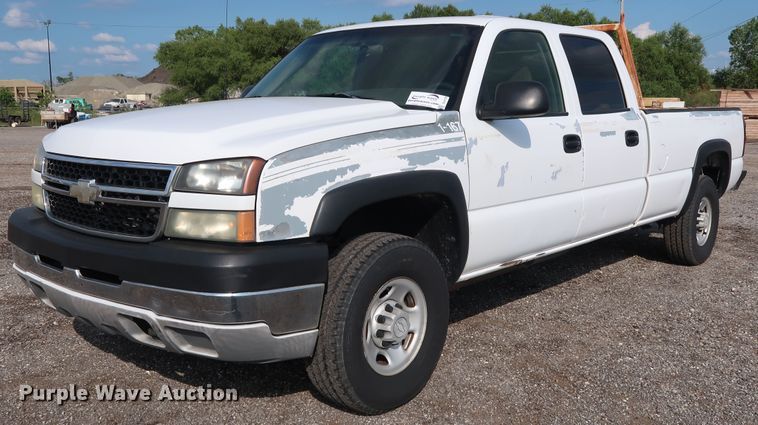 image for item DG4129 2006 Chevrolet Silverado 2500HD LS Crew Cab pickup truck