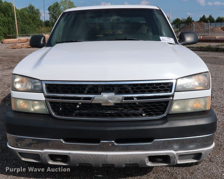 image for item DG4129 2006 Chevrolet Silverado 2500HD LS Crew Cab pickup truck