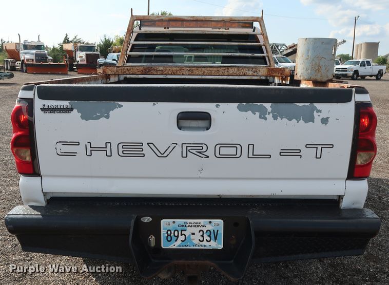 image for item DG4129 2006 Chevrolet Silverado 2500HD LS Crew Cab pickup truck