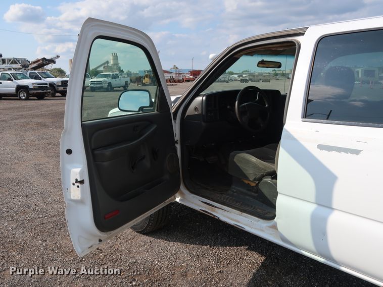 image for item DG4129 2006 Chevrolet Silverado 2500HD LS Crew Cab pickup truck