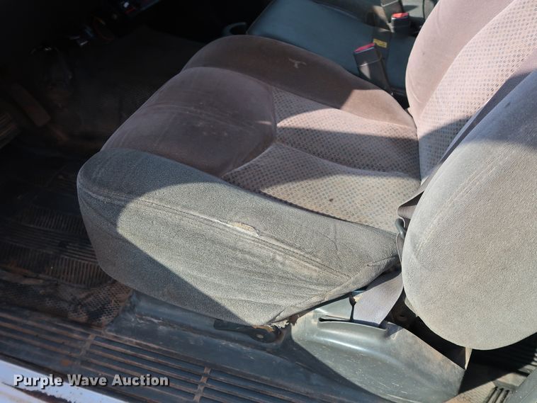 image for item DG4129 2006 Chevrolet Silverado 2500HD LS Crew Cab pickup truck