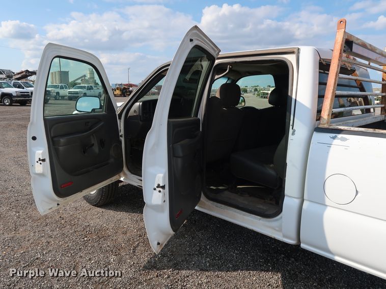 image for item DG4129 2006 Chevrolet Silverado 2500HD LS Crew Cab pickup truck