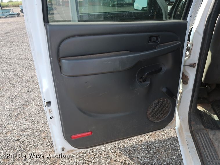 image for item DG4129 2006 Chevrolet Silverado 2500HD LS Crew Cab pickup truck