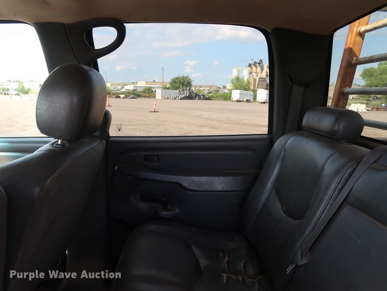 image for item DG4129 2006 Chevrolet Silverado 2500HD LS Crew Cab pickup truck