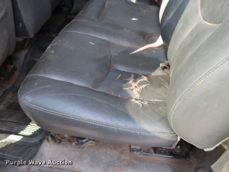 image for item DG4129 2006 Chevrolet Silverado 2500HD LS Crew Cab pickup truck