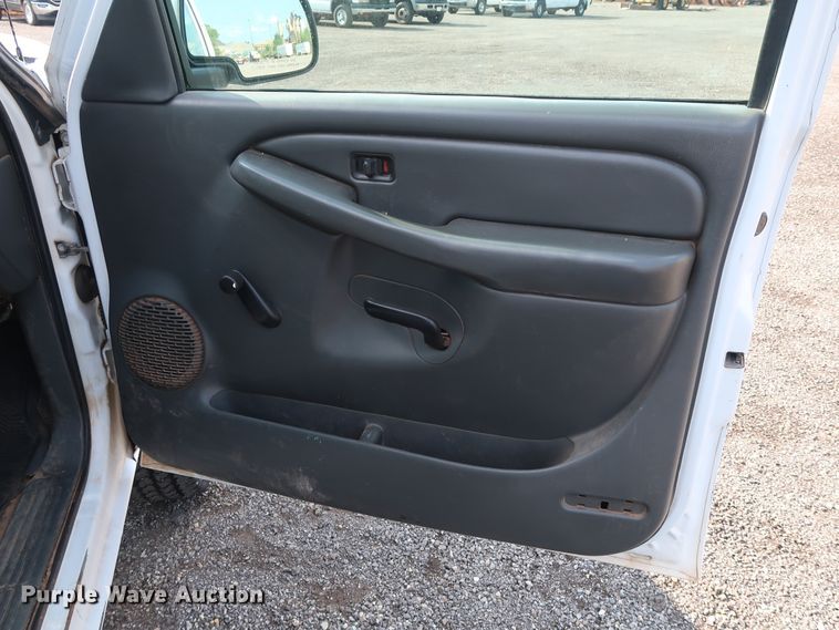 image for item DG4129 2006 Chevrolet Silverado 2500HD LS Crew Cab pickup truck