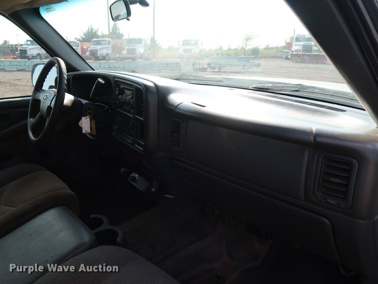 image for item DG4129 2006 Chevrolet Silverado 2500HD LS Crew Cab pickup truck