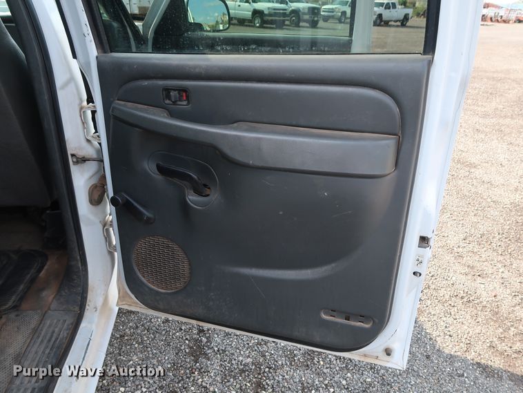 image for item DG4129 2006 Chevrolet Silverado 2500HD LS Crew Cab pickup truck