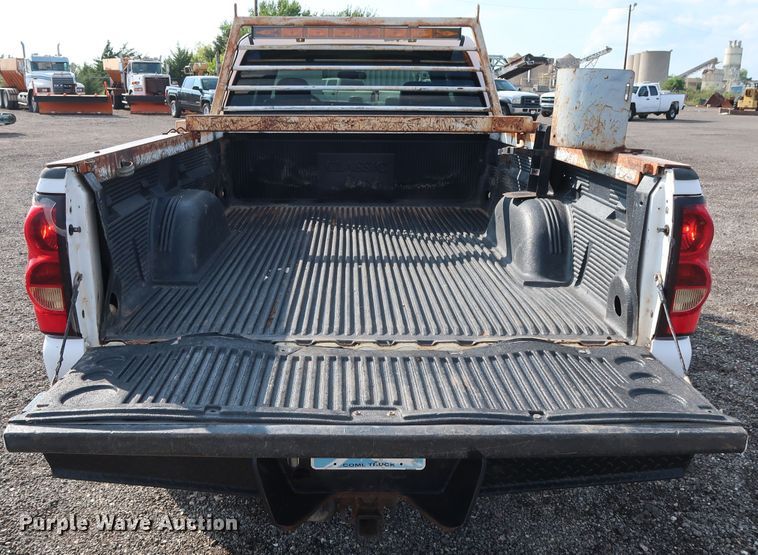 image for item DG4129 2006 Chevrolet Silverado 2500HD LS Crew Cab pickup truck