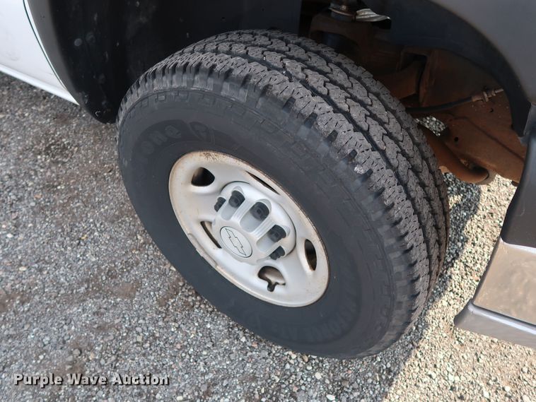 image for item DG4129 2006 Chevrolet Silverado 2500HD LS Crew Cab pickup truck