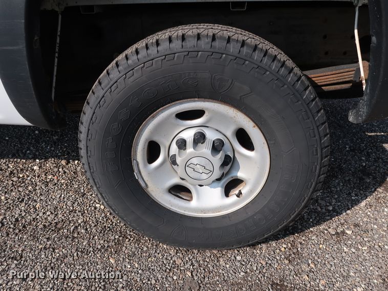 image for item DG4129 2006 Chevrolet Silverado 2500HD LS Crew Cab pickup truck