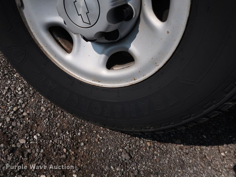 image for item DG4129 2006 Chevrolet Silverado 2500HD LS Crew Cab pickup truck