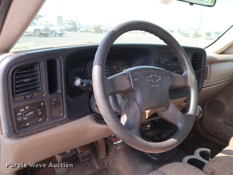 image for item DG4130 2005 Chevrolet Silverado 2500HD LS pickup truck